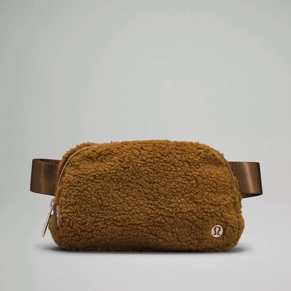 Lululemon Everywhere Fleece Belt Bag Fuzzy Brown strap crossbody Chewbacca NWT